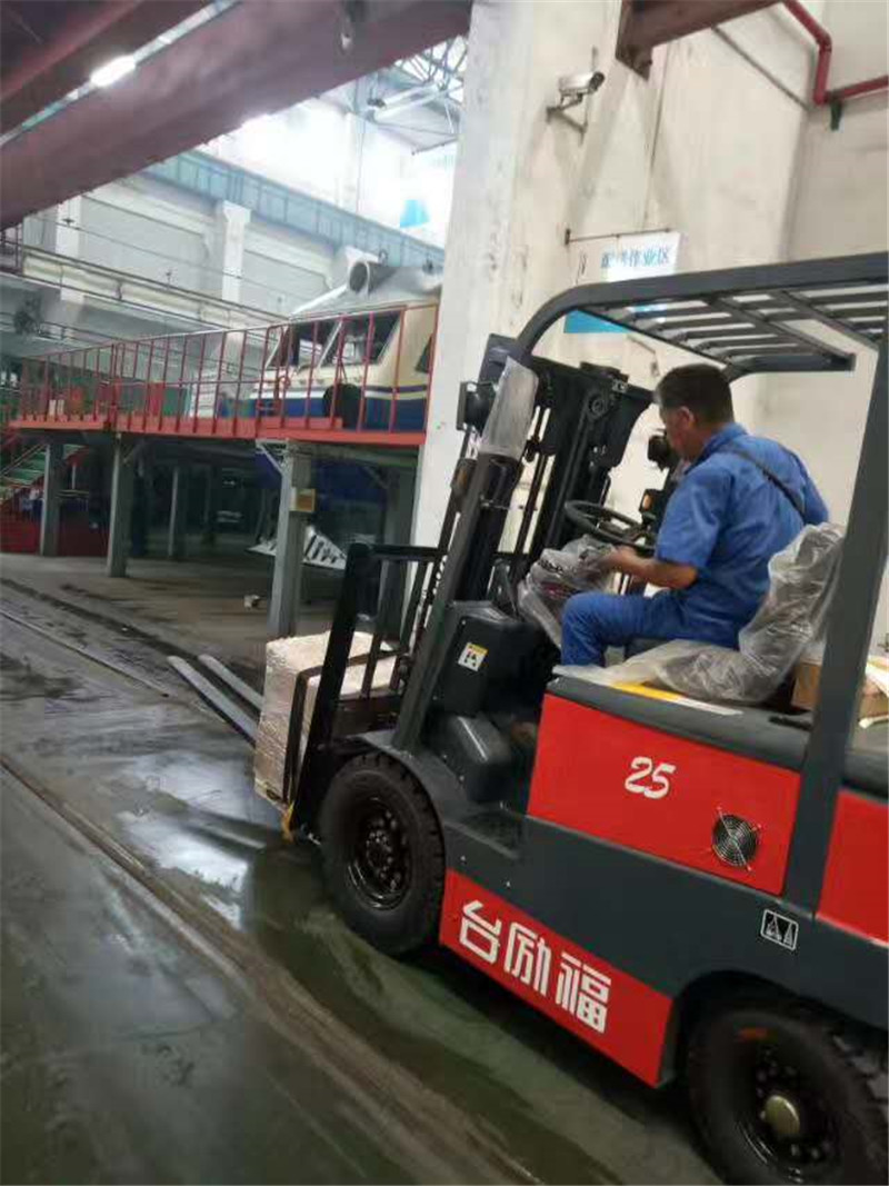 中國中車與飛機(jī)場(chǎng)使用客戶