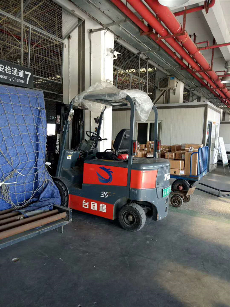 中國中車與飛機(jī)場(chǎng)使用客戶